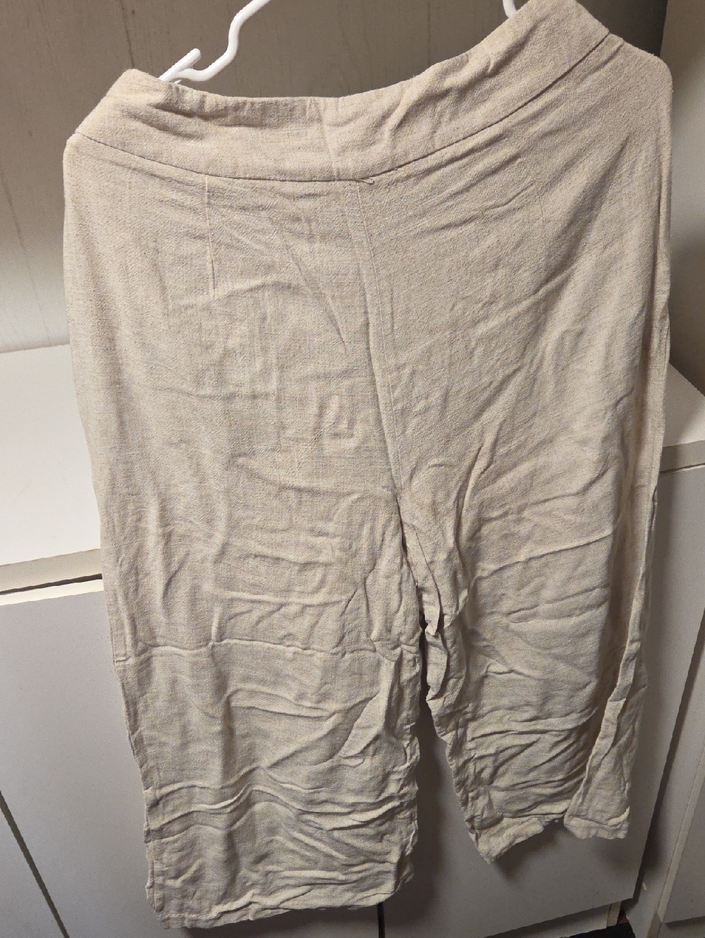 Stradivarius Light Beige Button-Front Linen Blend Capri Pants - Picture 5 of 6